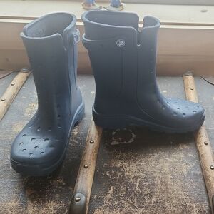 Crocs SIZE 6 Rain Boots